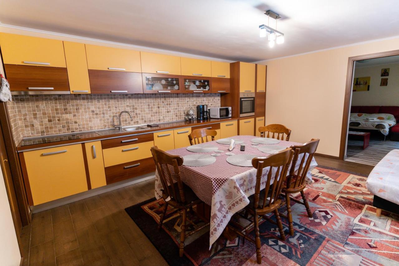 Mario'S Cozy Apartment Rîşnov Екстериор снимка