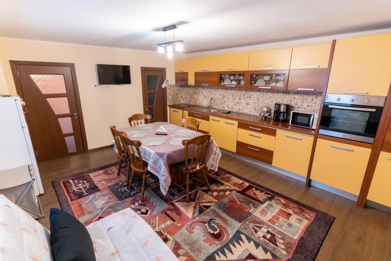 Mario'S Cozy Apartment Rîşnov Екстериор снимка